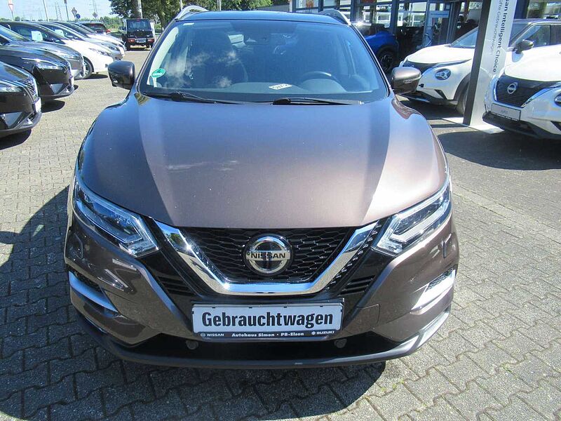 Nissan Qashqai 1.3 DIG-T N-CONNECTA PANO SHZ AHK 4xKAMERA