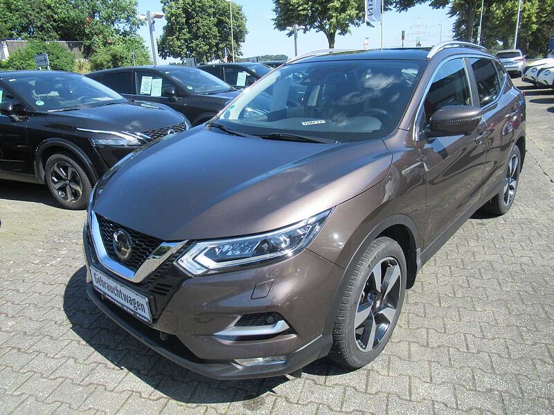 Nissan Qashqai 1.3 DIG-T N-CONNECTA PANO SHZ AHK 4xKAMERA