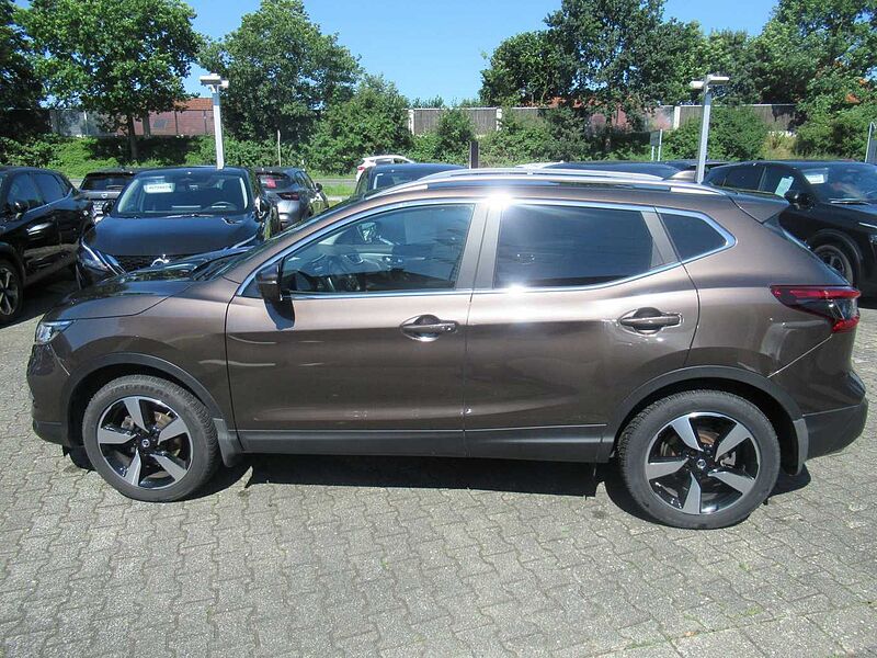 Nissan Qashqai 1.3 DIG-T N-CONNECTA PANO SHZ AHK 4xKAMERA