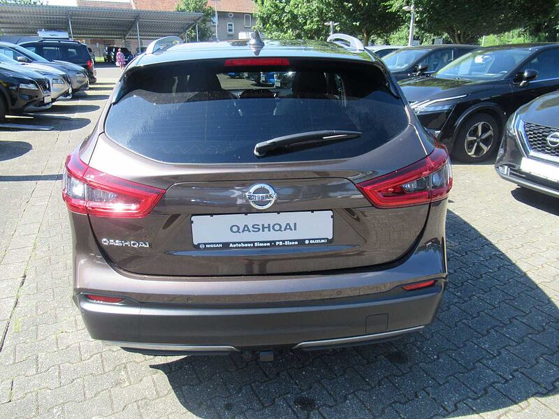 Nissan Qashqai 1.3 DIG-T N-CONNECTA PANO SHZ AHK 4xKAMERA