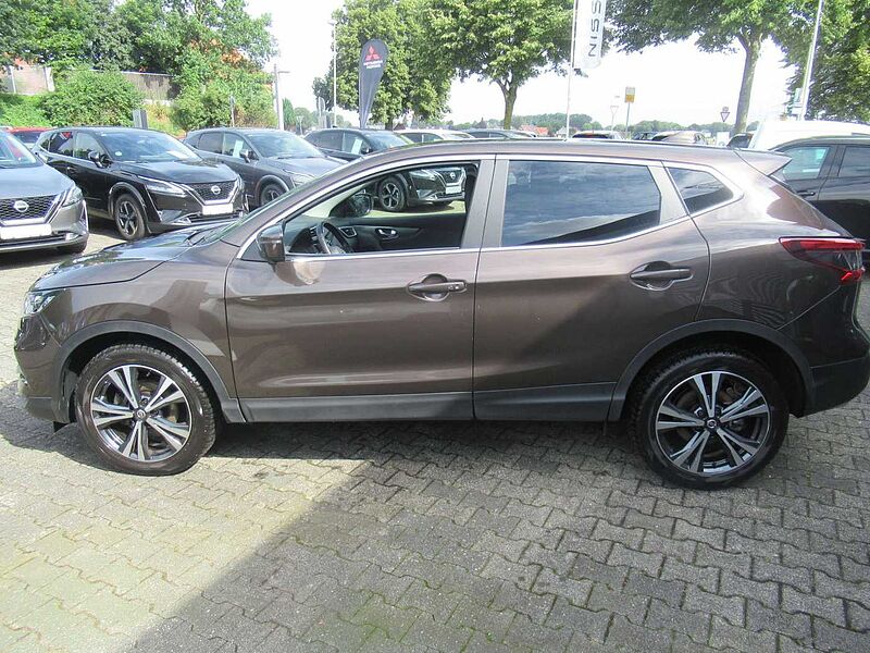 Nissan Qashqai 1.2 DIG-T N-Connecta*NAVIGATION*4 x KAMERA*SHZ*