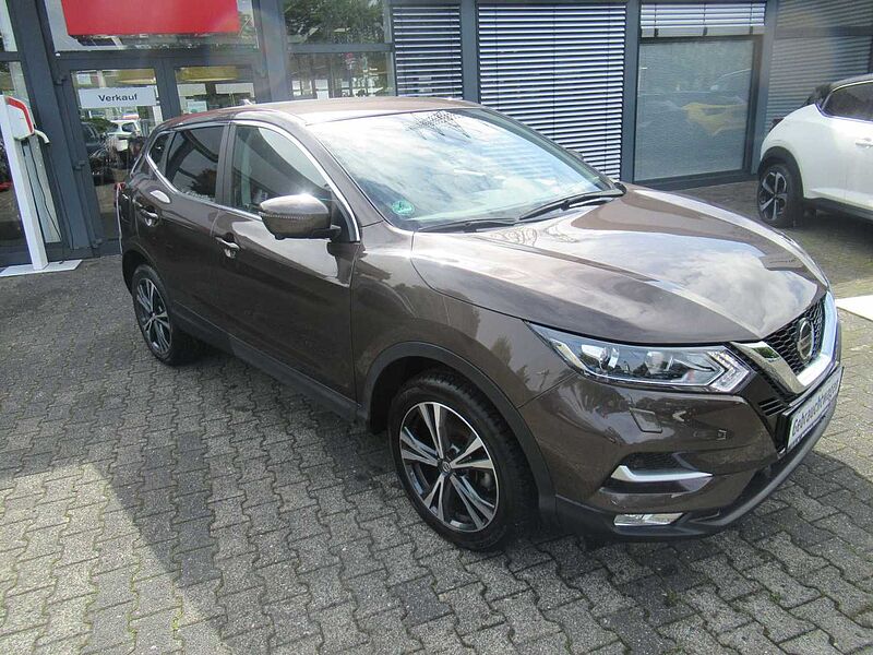 Nissan Qashqai 1.2 DIG-T N-Connecta*NAVIGATION*4 x KAMERA*SHZ*