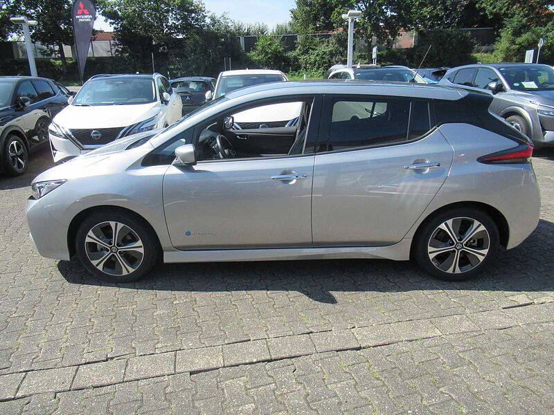 Nissan Leaf 40 kWh Tekna*SHZ*NAVI*LHZ*LEDER*BOSE*KEYLESS ENTRY