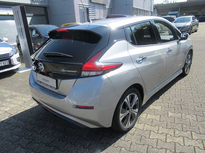 Nissan Leaf 40 kWh Tekna*SHZ*NAVI*LHZ*LEDER*BOSE*KEYLESS ENTRY