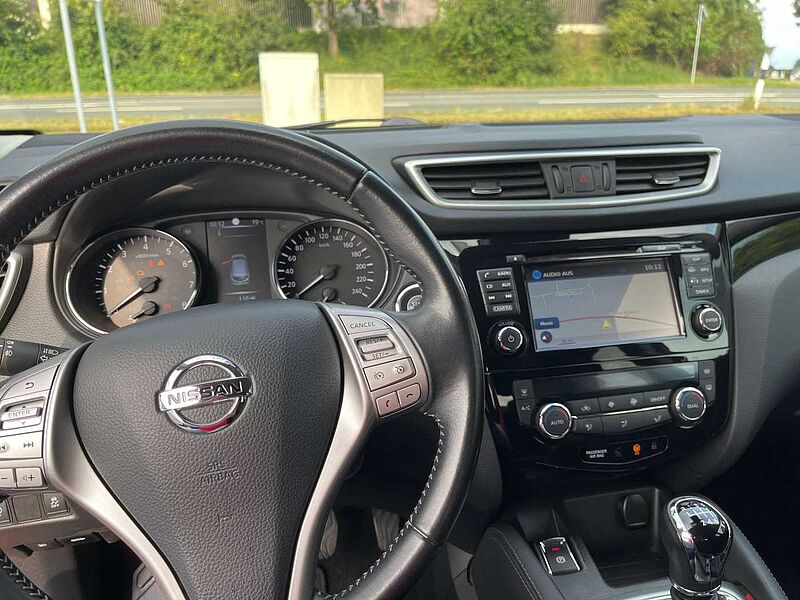 Nissan Qashqai 1.2 DIG-T N-Connecta SHZ PANO AHK