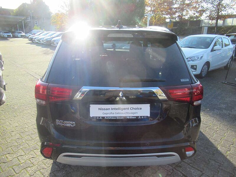 Mitsubishi Outlander 2.4 4WD Plug-In Hybrid Top*LEDER*SCHIEBEDACH*