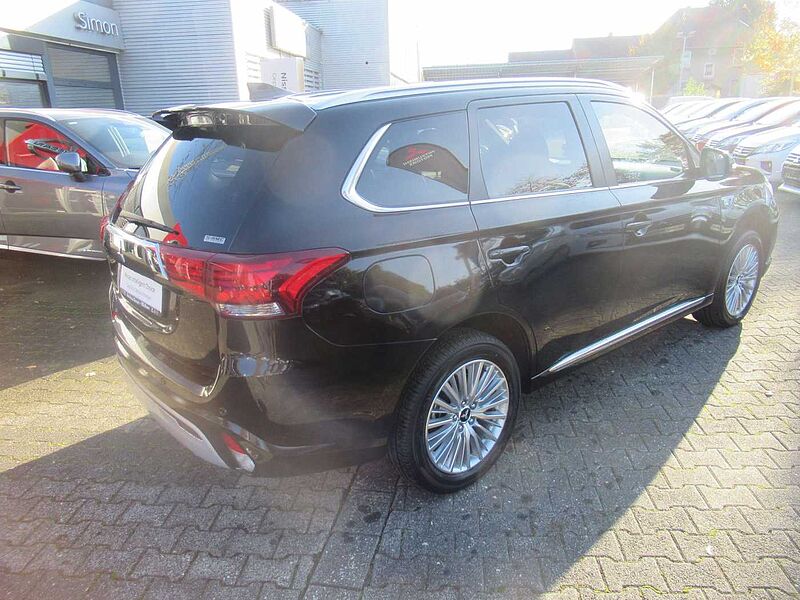 Mitsubishi Outlander 2.4 4WD Plug-In Hybrid Top*LEDER*SCHIEBEDACH*