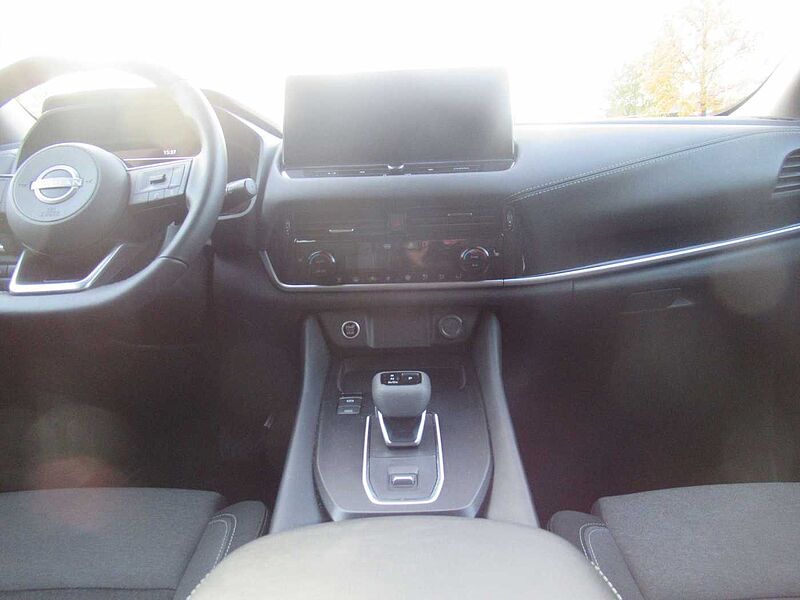 Nissan Qashqai 1.3 DIG-T  Xtronic N-Connecta WP Head up Display