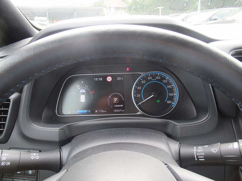 Nissan Leaf 40 kWh Tekna*LEDER*BOSE*LED*NAVI*SHZ*KEYLESS*