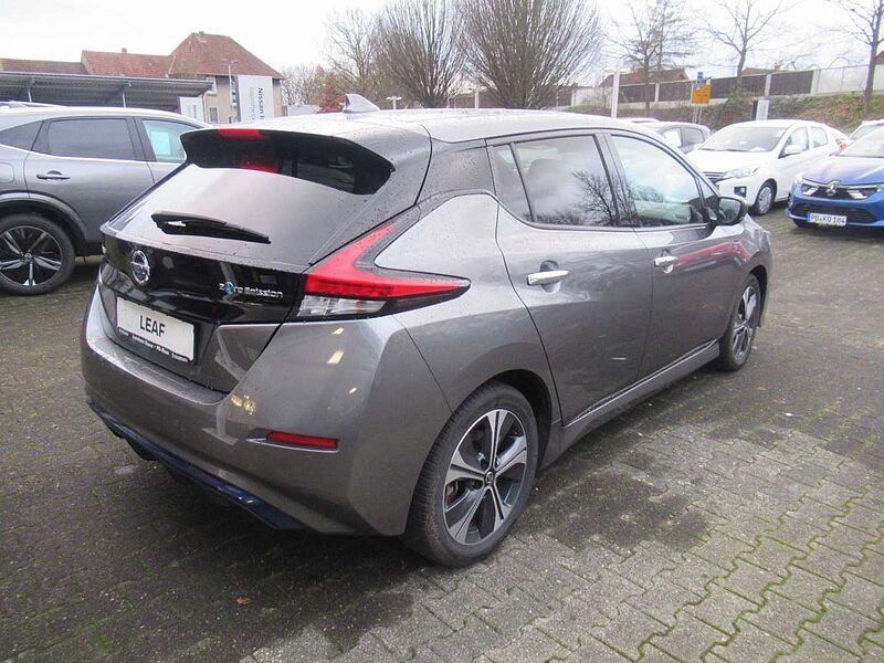 Nissan Leaf 40 kWh Tekna*LEDER*SHZ*NAVI*4xKAMERA*BOSE*