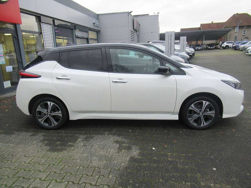 Nissan Leaf 62 kWh e+ Tekna *2farbig