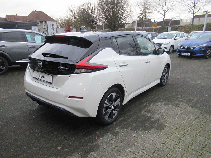 Nissan Leaf 62 kWh e+ Tekna *2farbig