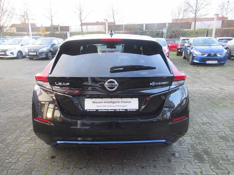 Nissan Leaf 40 kWh Tekna*LEDER*4xKAMERA*ALLWETTER*BOSE*