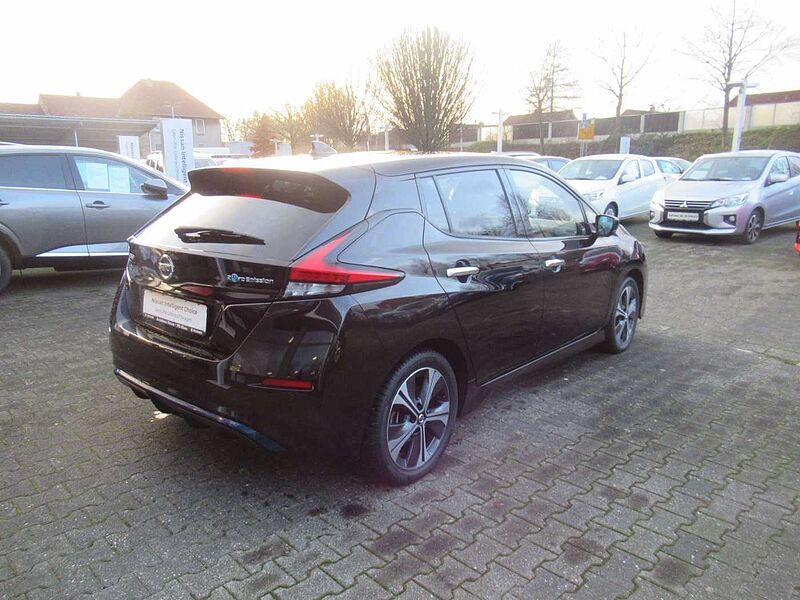 Nissan Leaf 40 kWh Tekna*LEDER*4xKAMERA*ALLWETTER*BOSE*